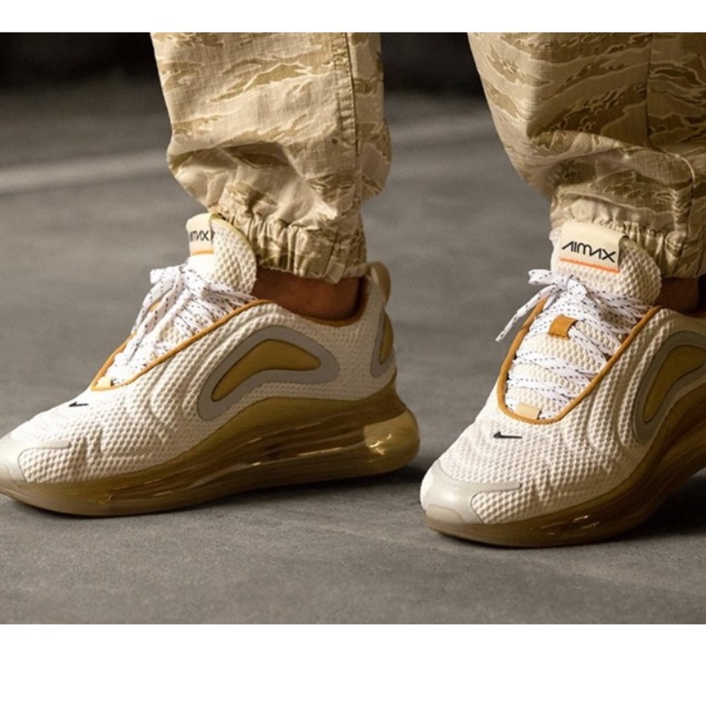 RARE Nike Air Max 720 Pale Vanilla Anthracite - Picture 1 of 12